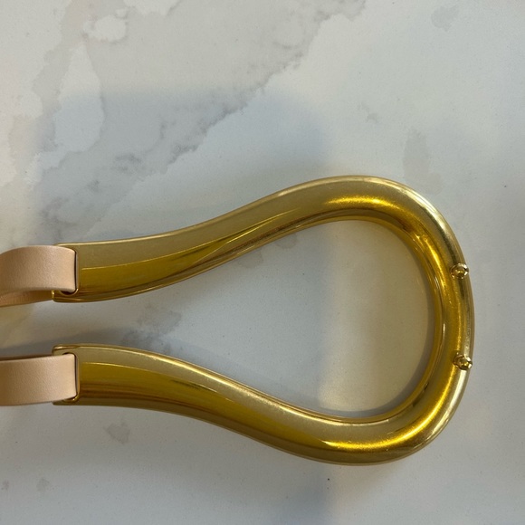 BOTTEGA VENETA beige horseshoe buckle belt. - Picture 12 of 16